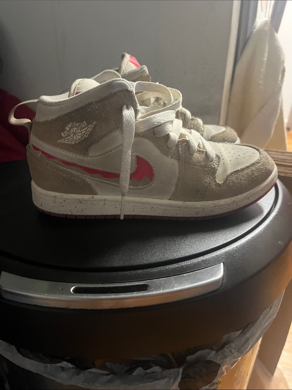 Jordan Kids Mid-Top Sneakers in Beige with Pink Swoosh